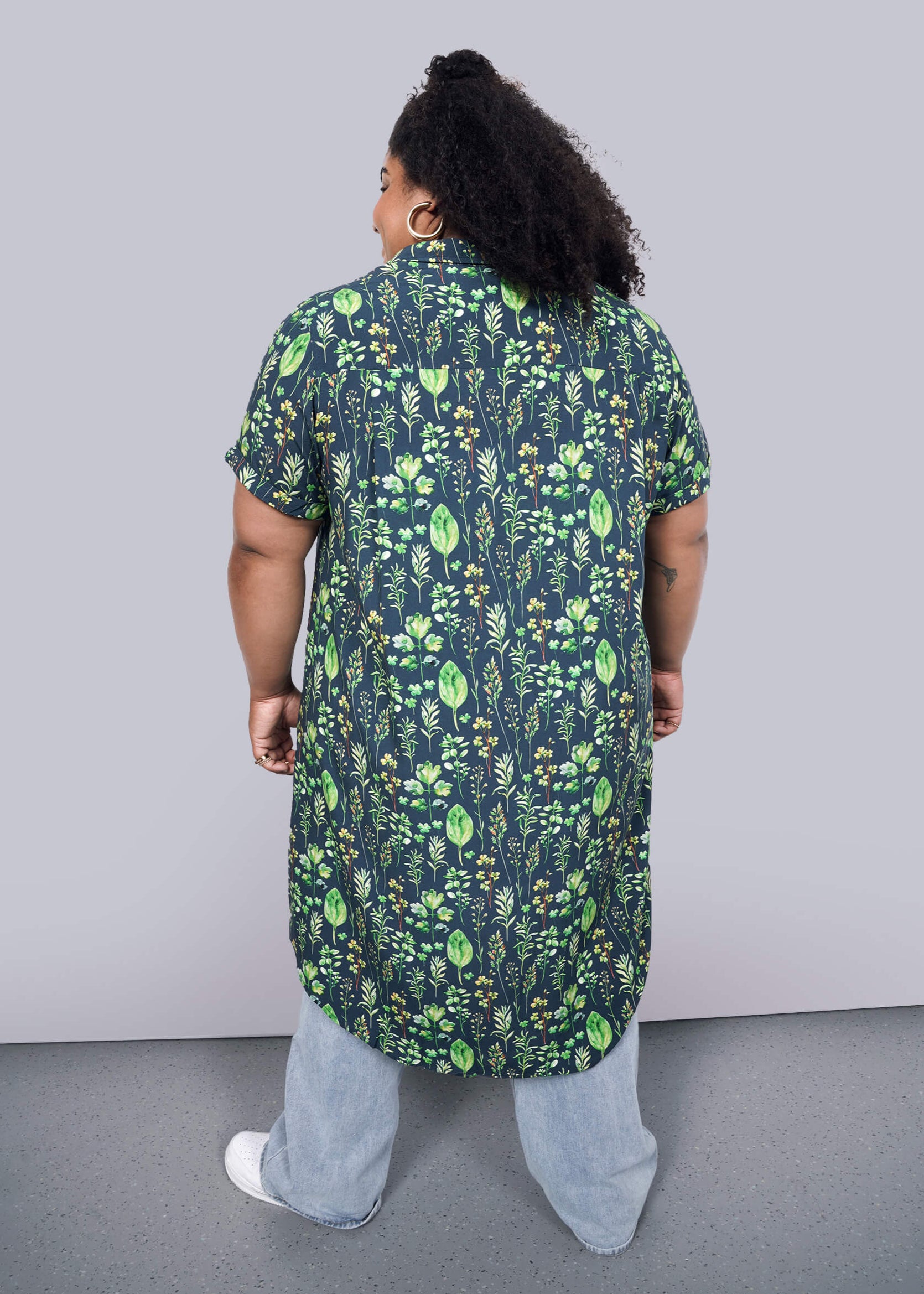 1X=Model wearing The Empower Shirt Dress in Leaf Navy