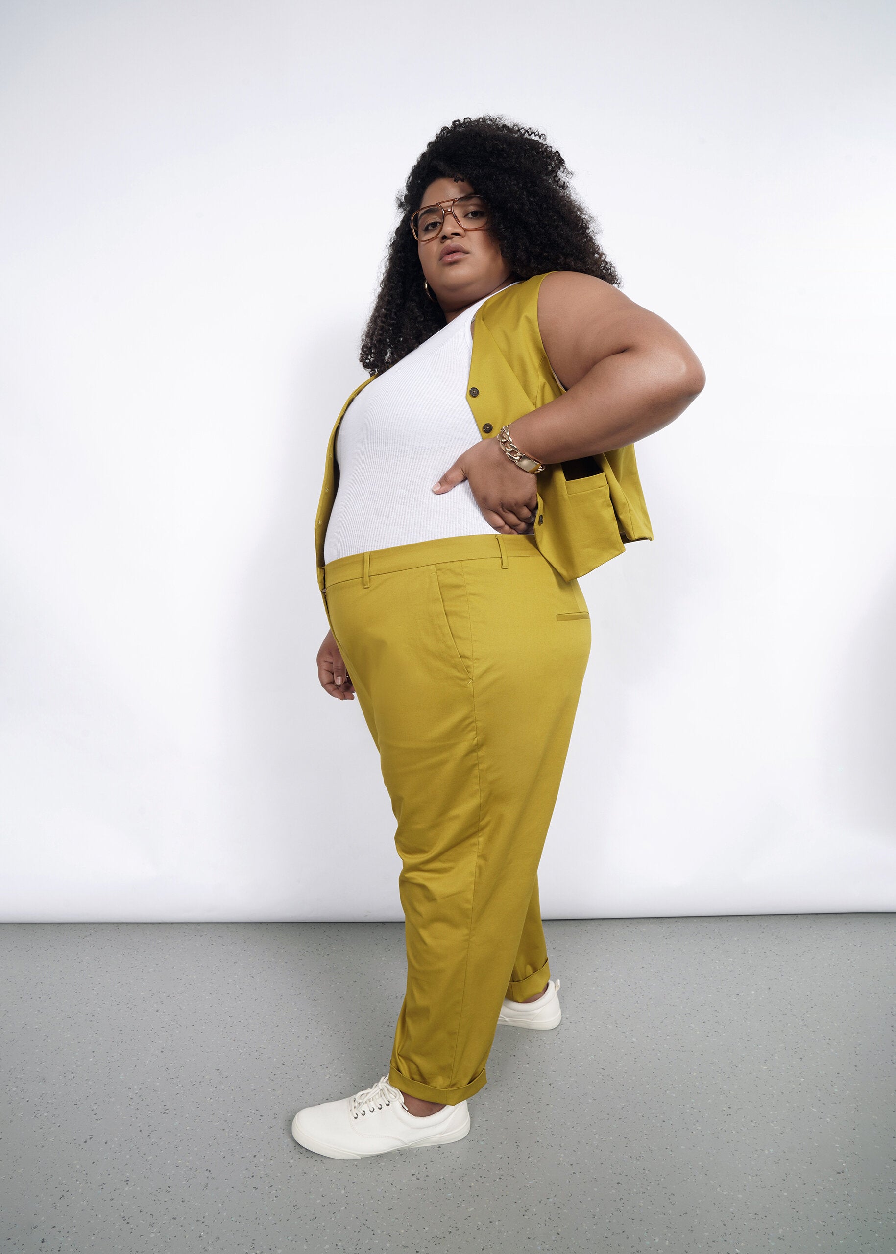 1X=The Essential Slim Crop Pant in Dijon