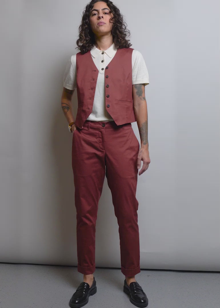 Model wearing The Essential Trouser in Cinnamon shows off the fit and features of the product.